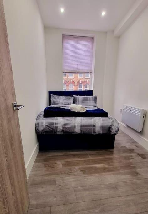 Leilighet 2 Bed Cosy Flat Close To Bus & Tube Station