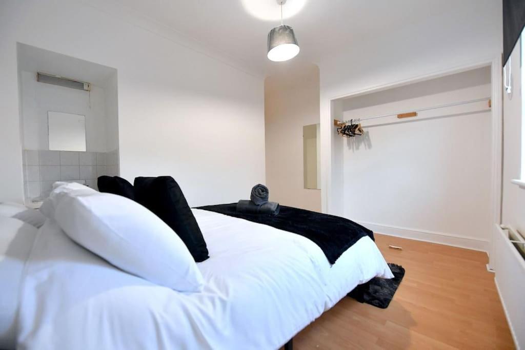 Charsley Apartment *