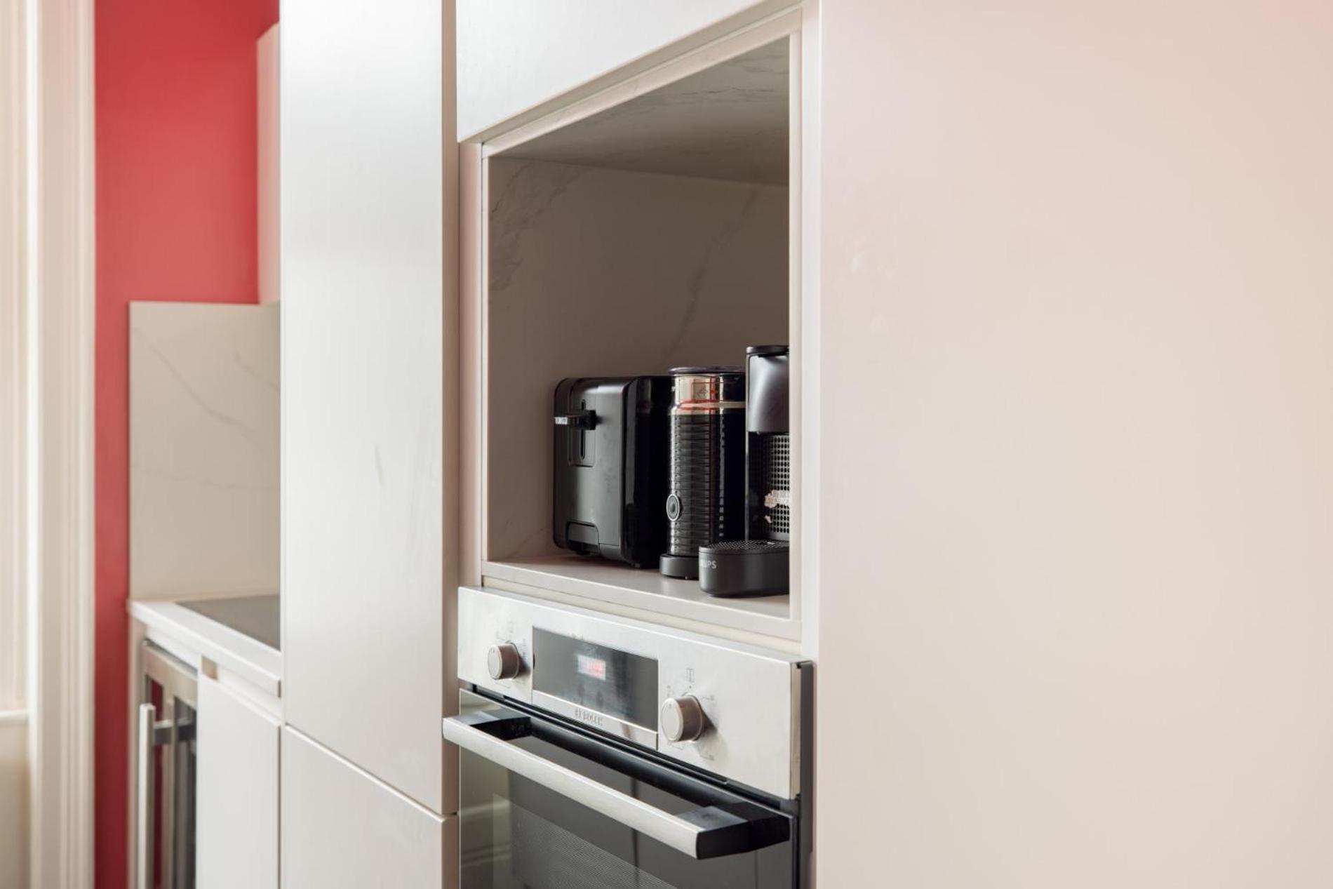 Kensington Luxury - 2 Bedrooms Apartment *