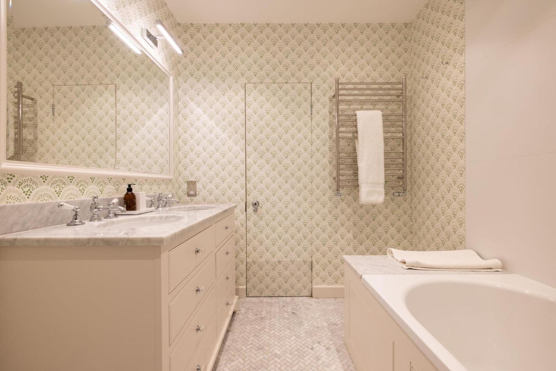 Apartment Kensington Luxury - 2 Bedrooms *