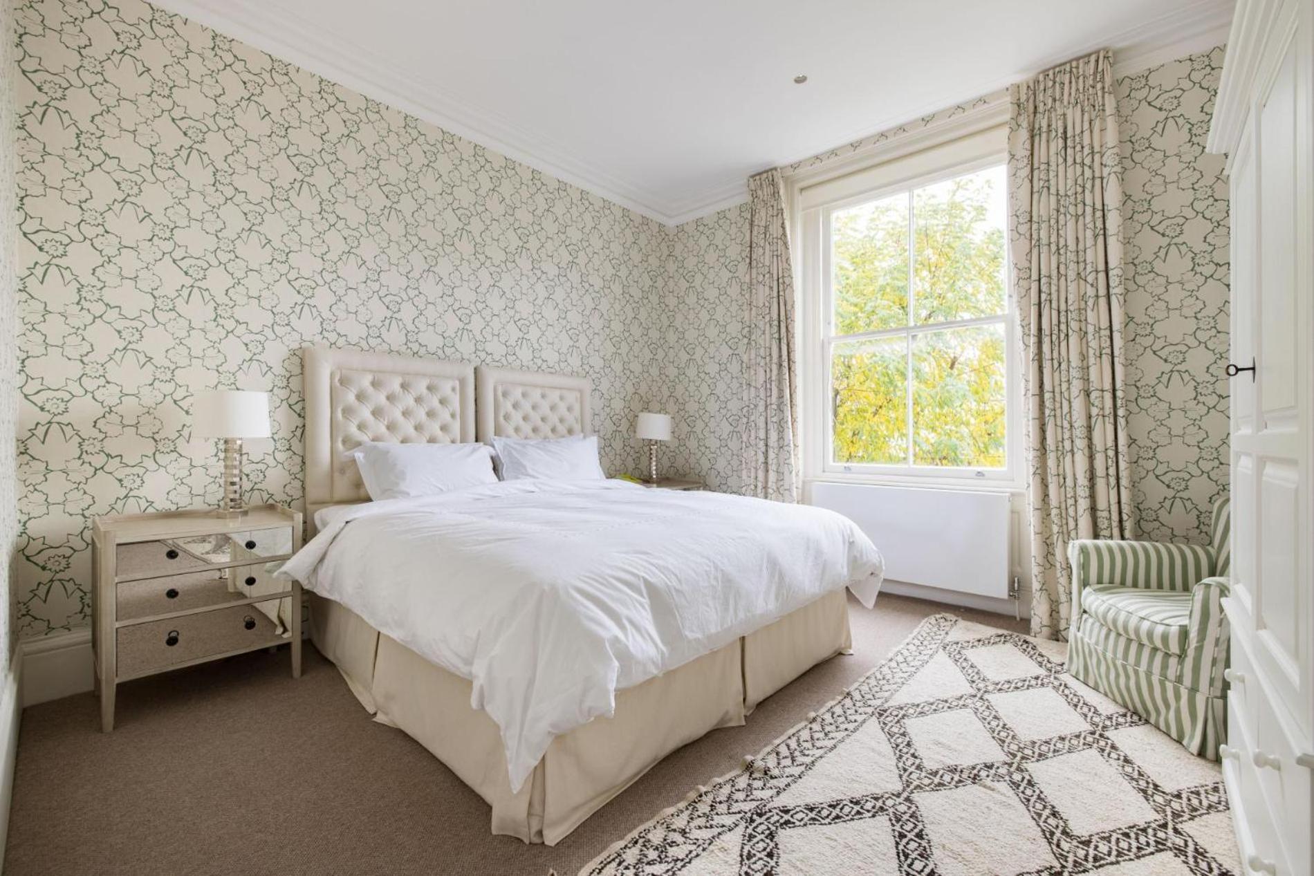 Kensington Luxury - 2 Bedrooms *
