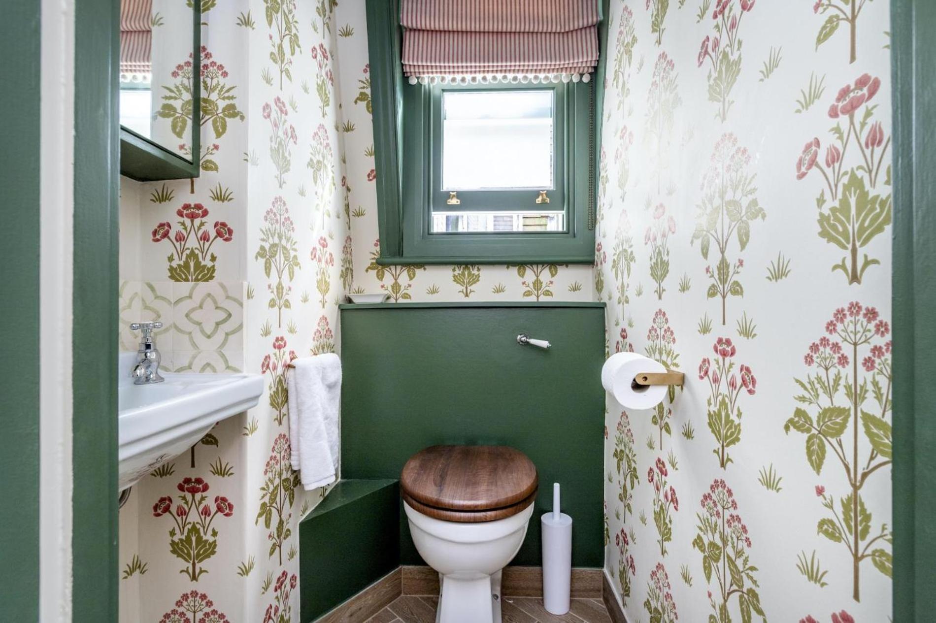 The Baby's Breath 2 Bedroom With Patio In Chelsea Apartment *