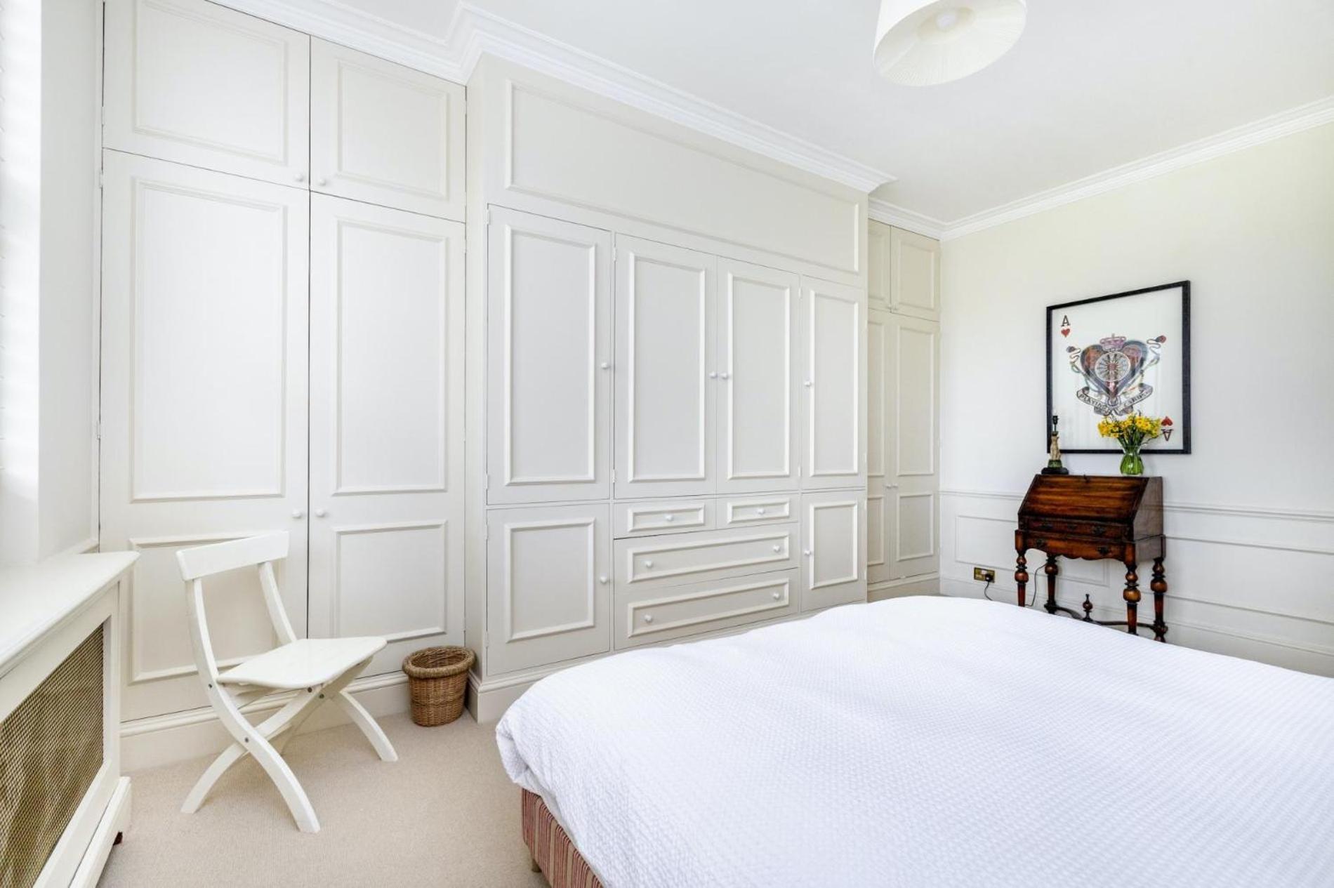The Baby's Breath 2 Bedroom With Patio In Chelsea Apartment