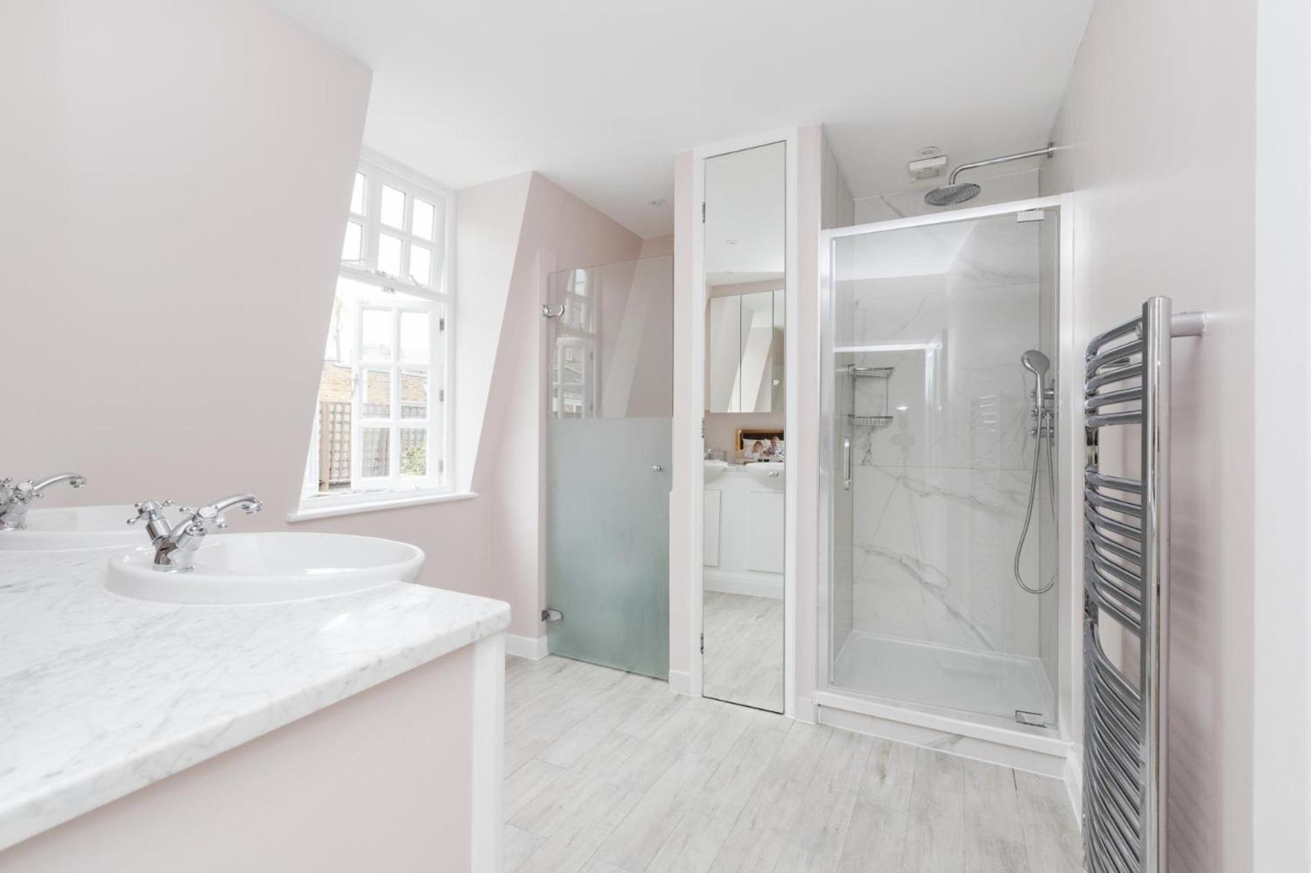 Whoops-a-daisy 3 Bedroom In Notting Hill