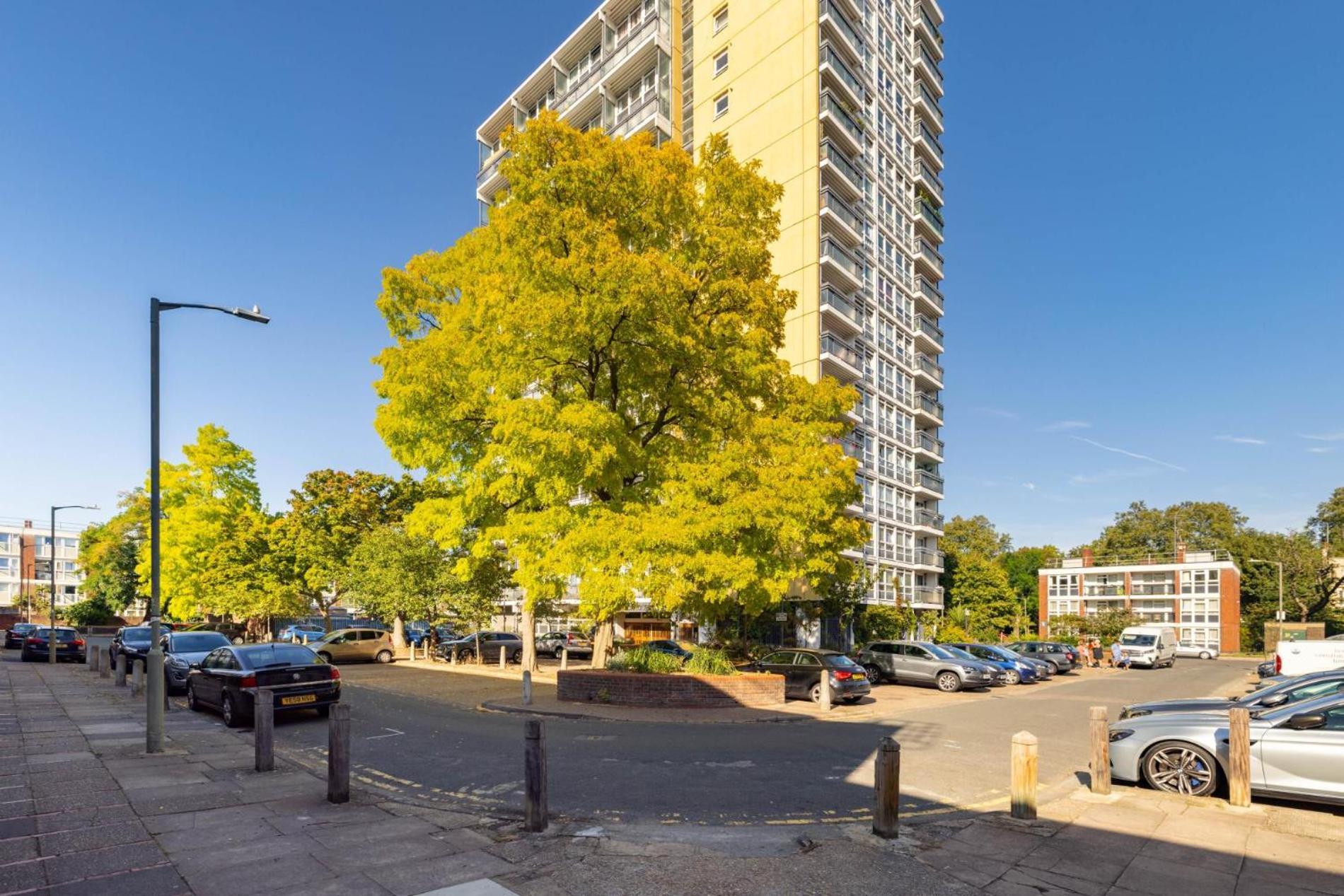 Battersea Set - 3 Bedroom With Garden