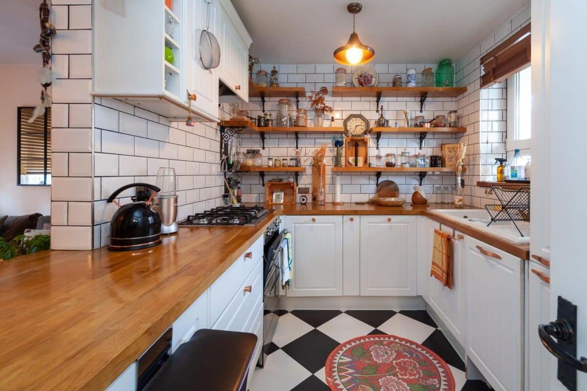 Stylish 1 Bedroom In Hackney Apartment London