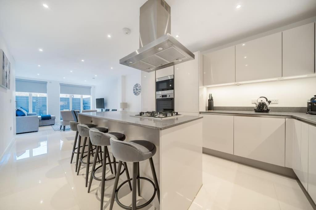 Apartment Amazing 3 Bedroom Flat In The Heart Of Wimbledon *
