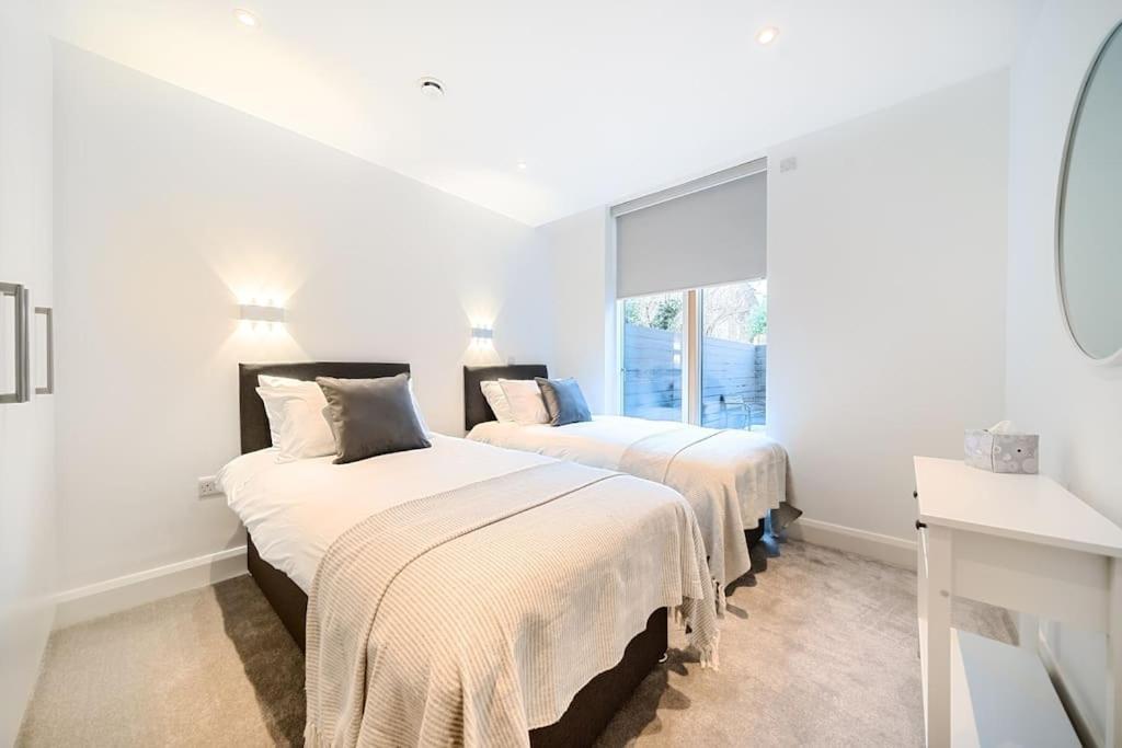 Amazing 3 Bedroom Flat In The Heart Of Wimbledon Apartment *