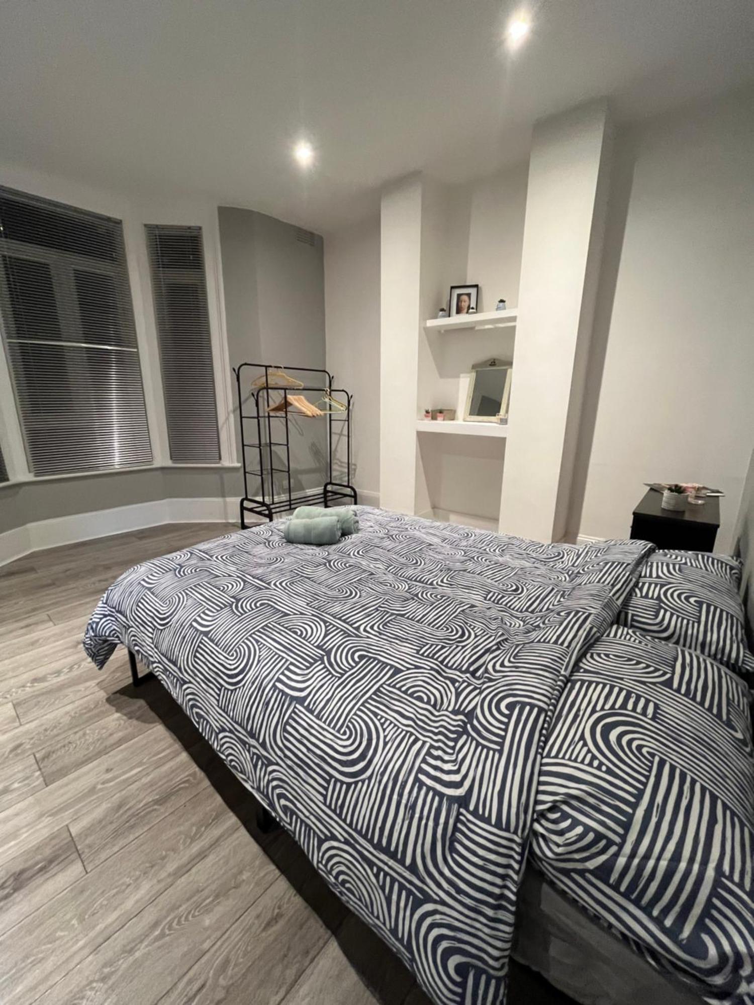 Cozy Two Bed In Brixton Next To Station Apartment
