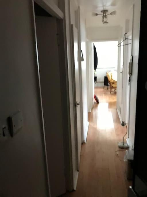 Apartment Bright & Spacious In Battersea, *