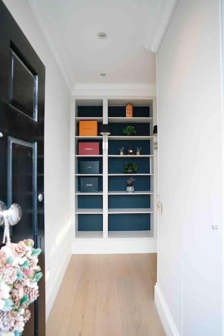 Spacious And Cosy 3brs 5f House In Heart Of * London