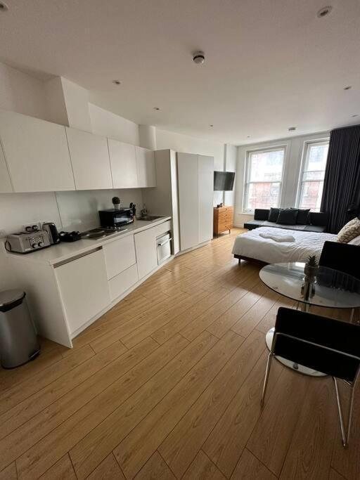 Gem 1 Bedroom Flat Piccadilly Circus Vr8 Londen