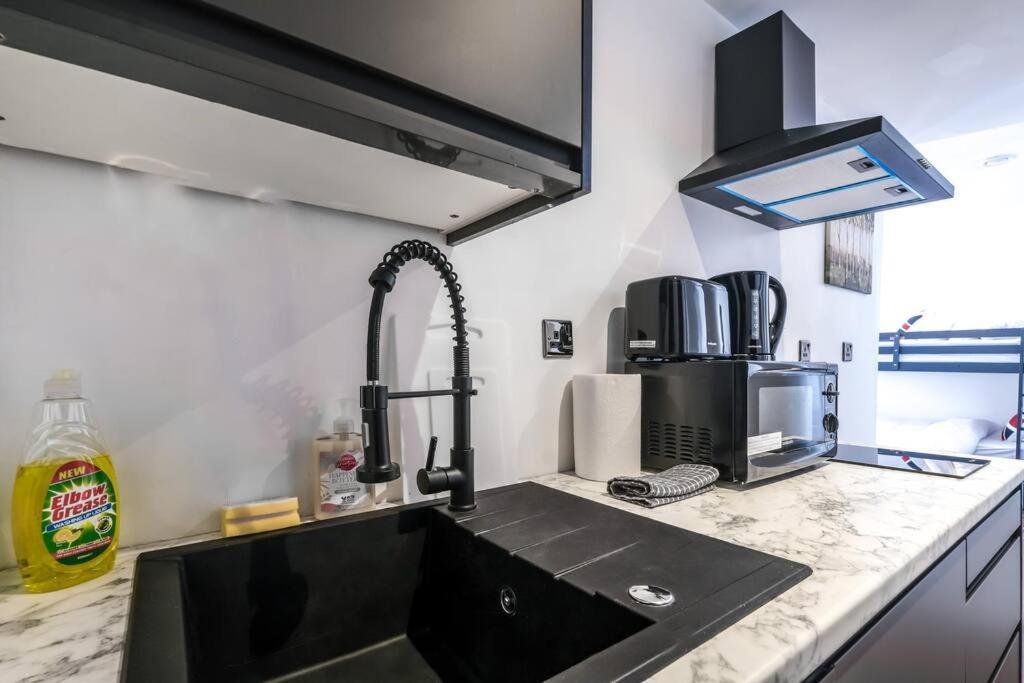 Quaint And Spacious Piccadilly Sleep 6 Vrd Leilighet London