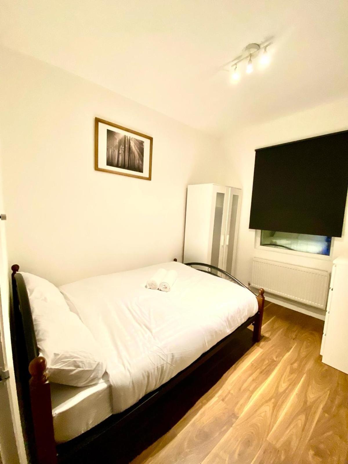 Entire One Bedroom Flat In Central Apartment