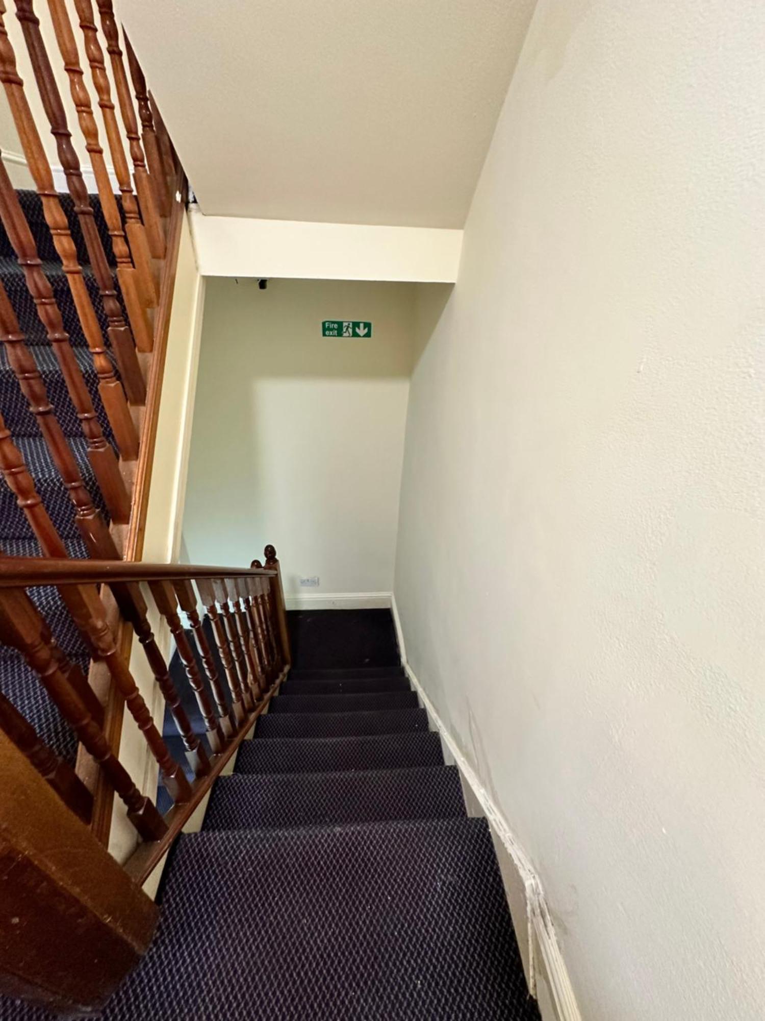 2 Bedroom Apartment, Edgware Road Apartment *