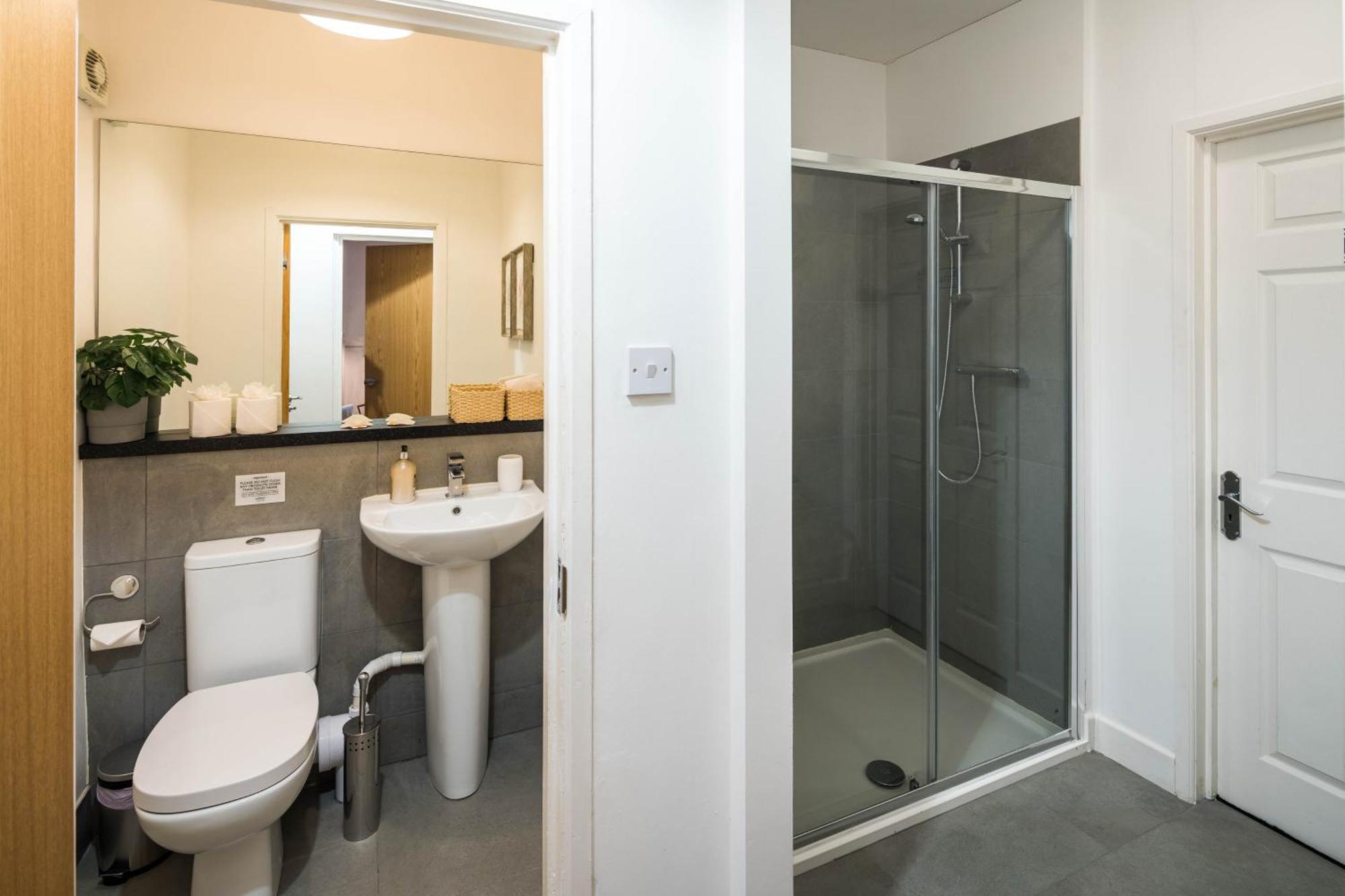 Ferienhaus Contemporary 5 Bedroom With Garden North Finchley