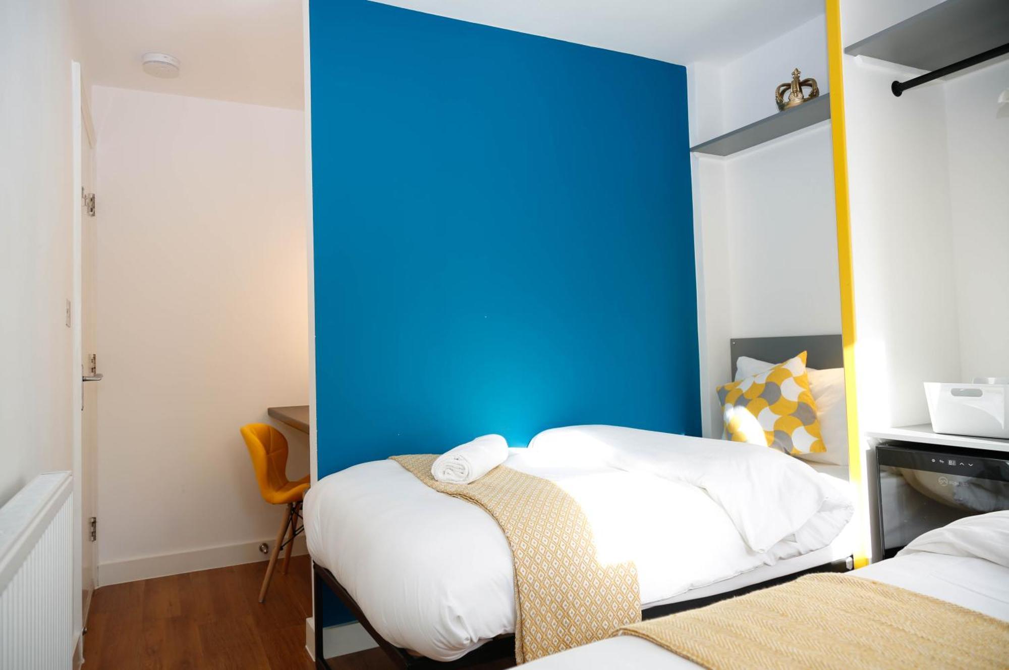 New Luxury In The Heart Of Next To Shops, Cafes, Bars & Metro With Shared Bathrooms Privat overnatting *