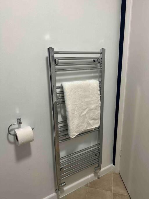 Luxury Superkingsize Bed In Pensión *