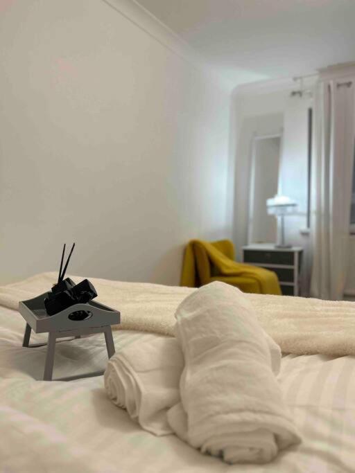 Luxury Superkingsize Bed In Gasthof London
