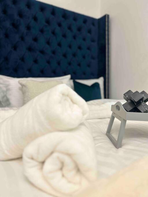 Luxury Superkingsize Bed In Pensión Londres