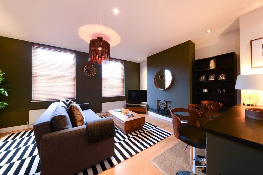 Mr2 - Charming 1 Bed Apartment, Munster Village Apartment *