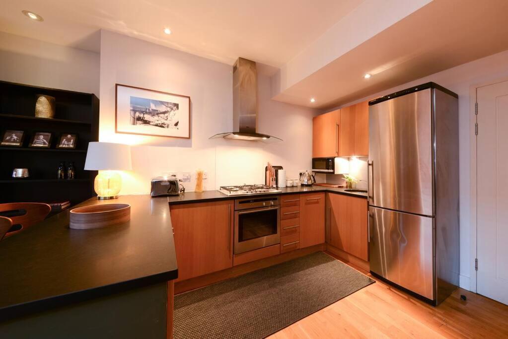 Mr2 - Charming 1 Bed Apartment, Munster Village Apartment London