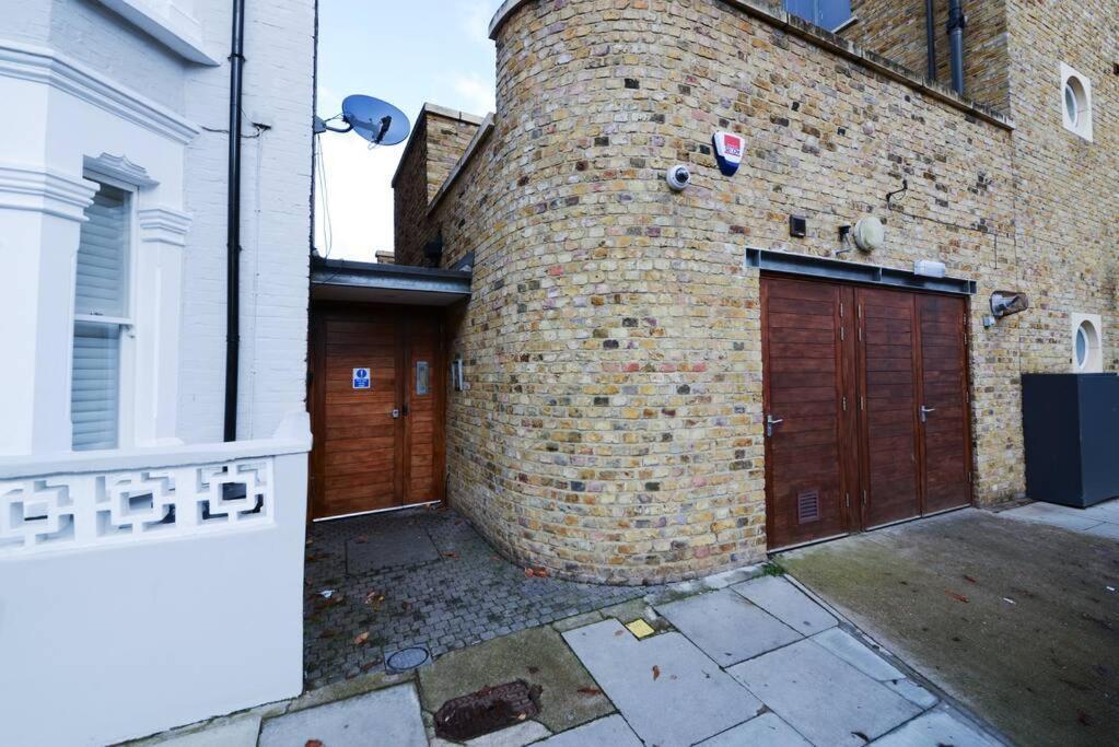 Mr2 - Charming 1 Bed Apartment, Munster Village Apartment London