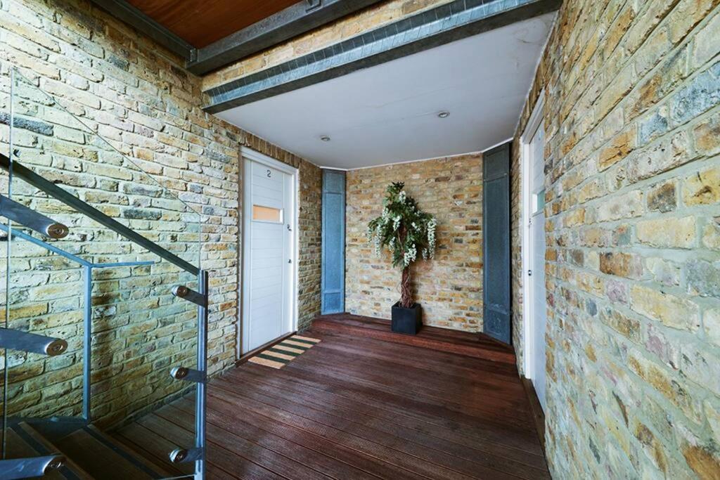 Mr2 - Charming 1 Bed Apartment, Munster Village Apartment London