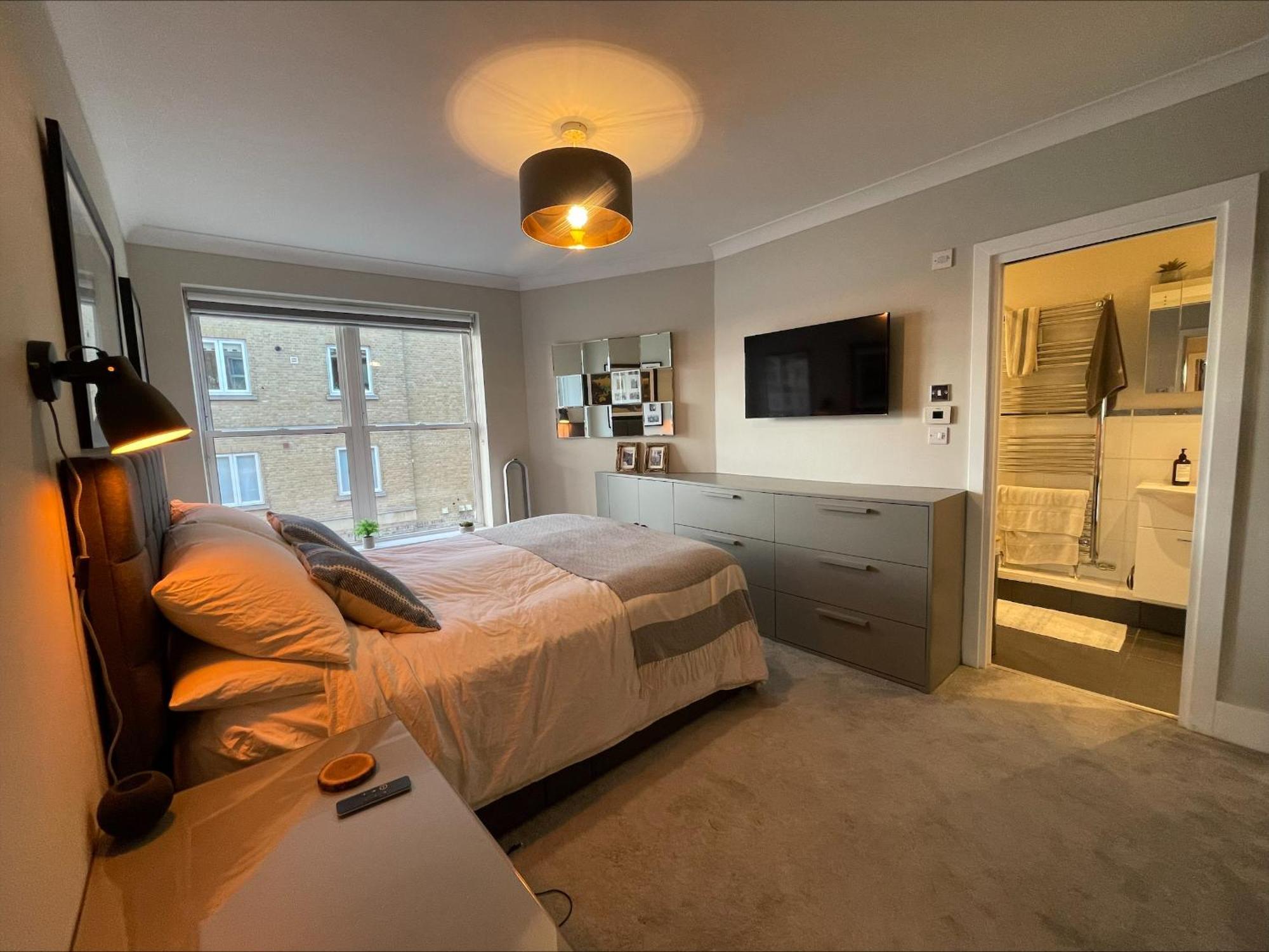 Apartamento Superb Riverside Flat With Balcony In Limehouse Londres