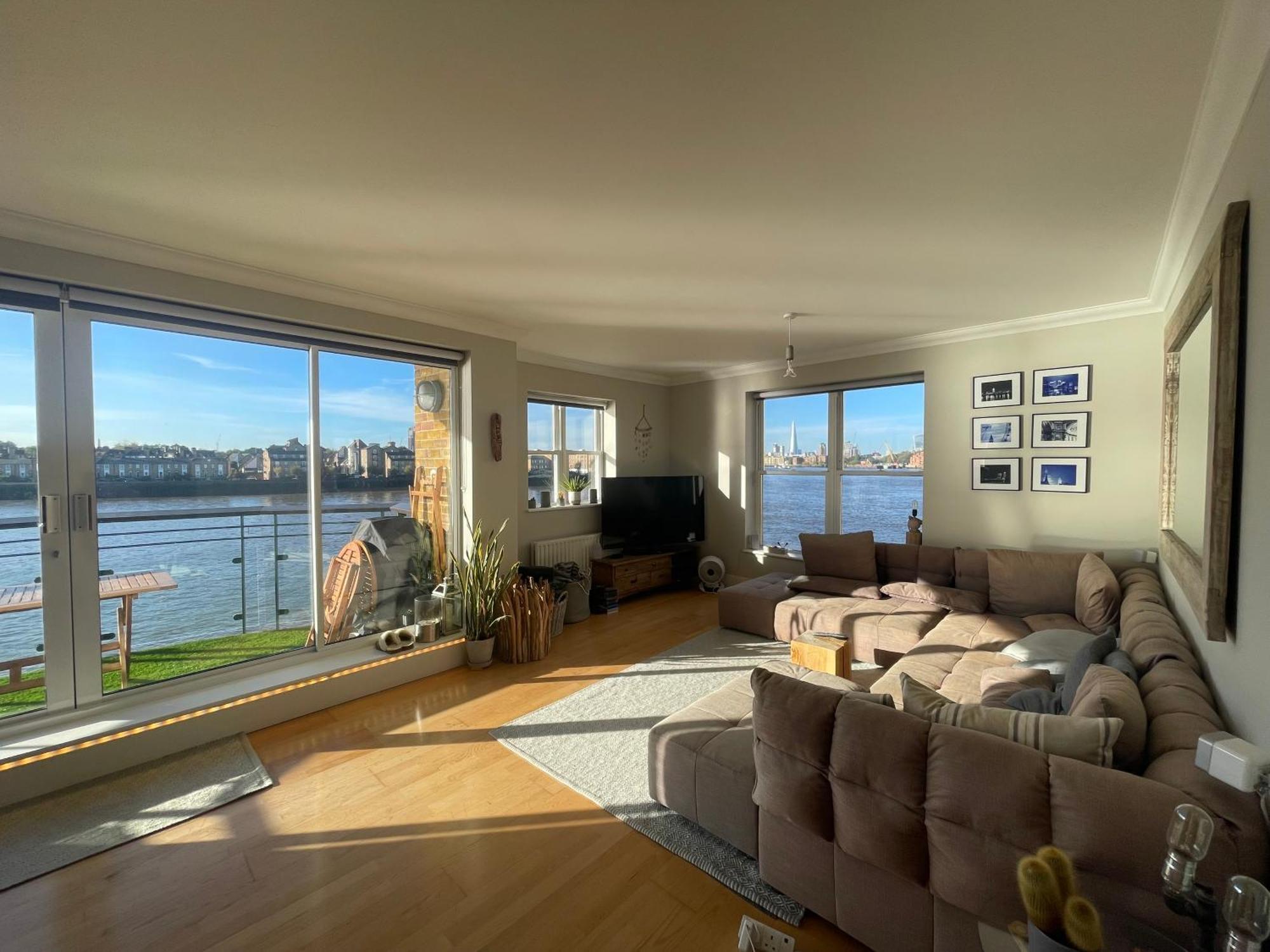 Superb Riverside Flat With Balcony In Limehouse Apartamento