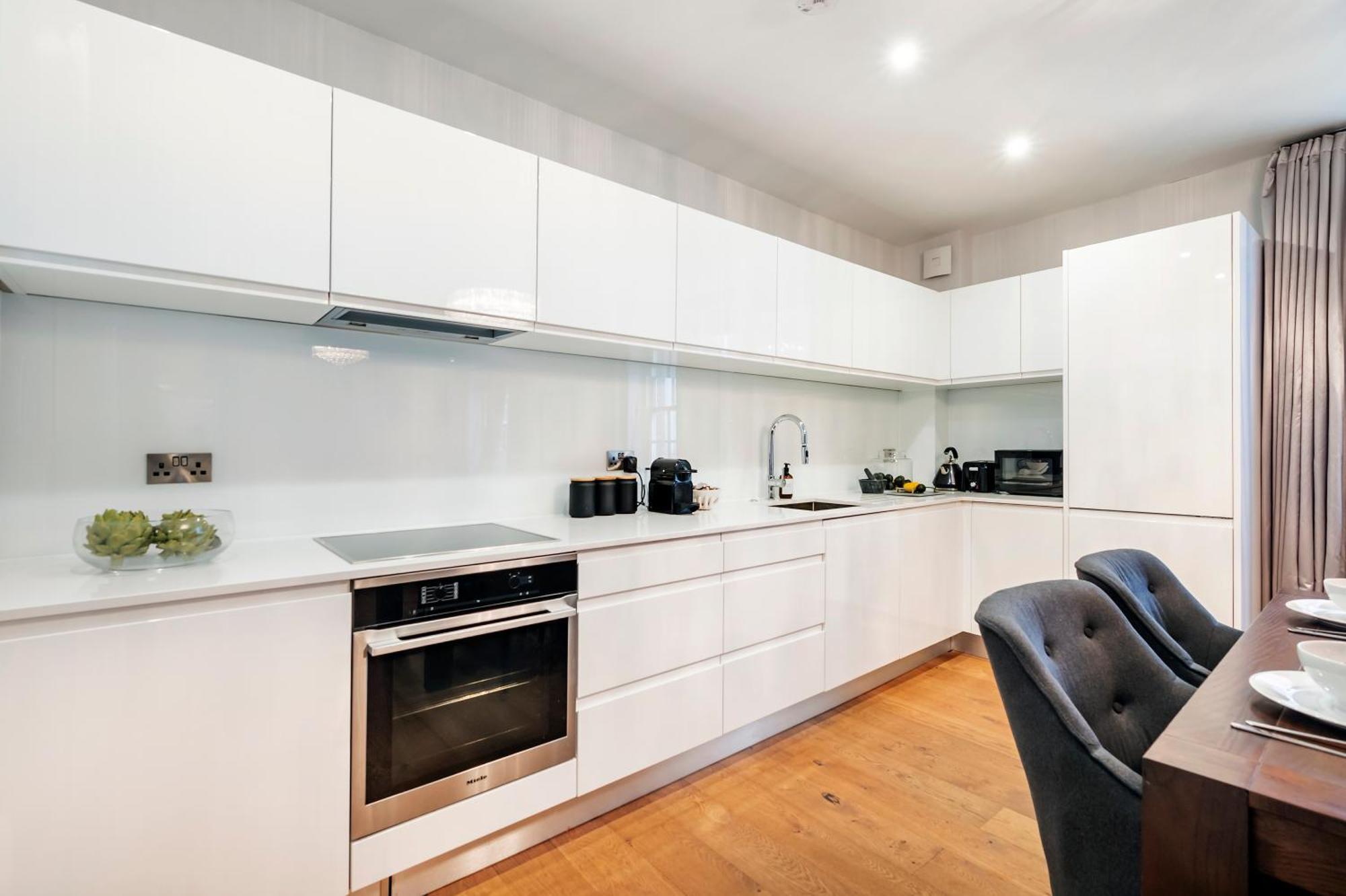 Apartment Aircon 2 Bedr, 3 Beds, 2 Bath Covent Garden, Subway London
