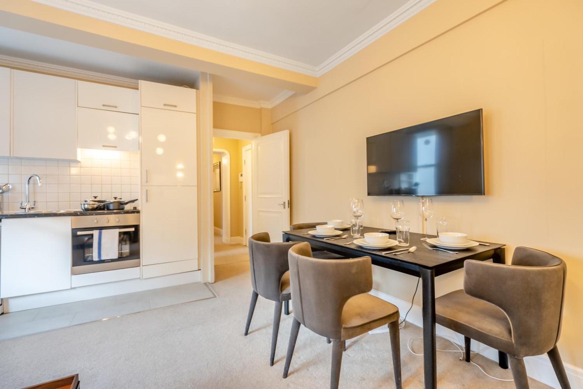 Apartment Hill Street Mayfair London