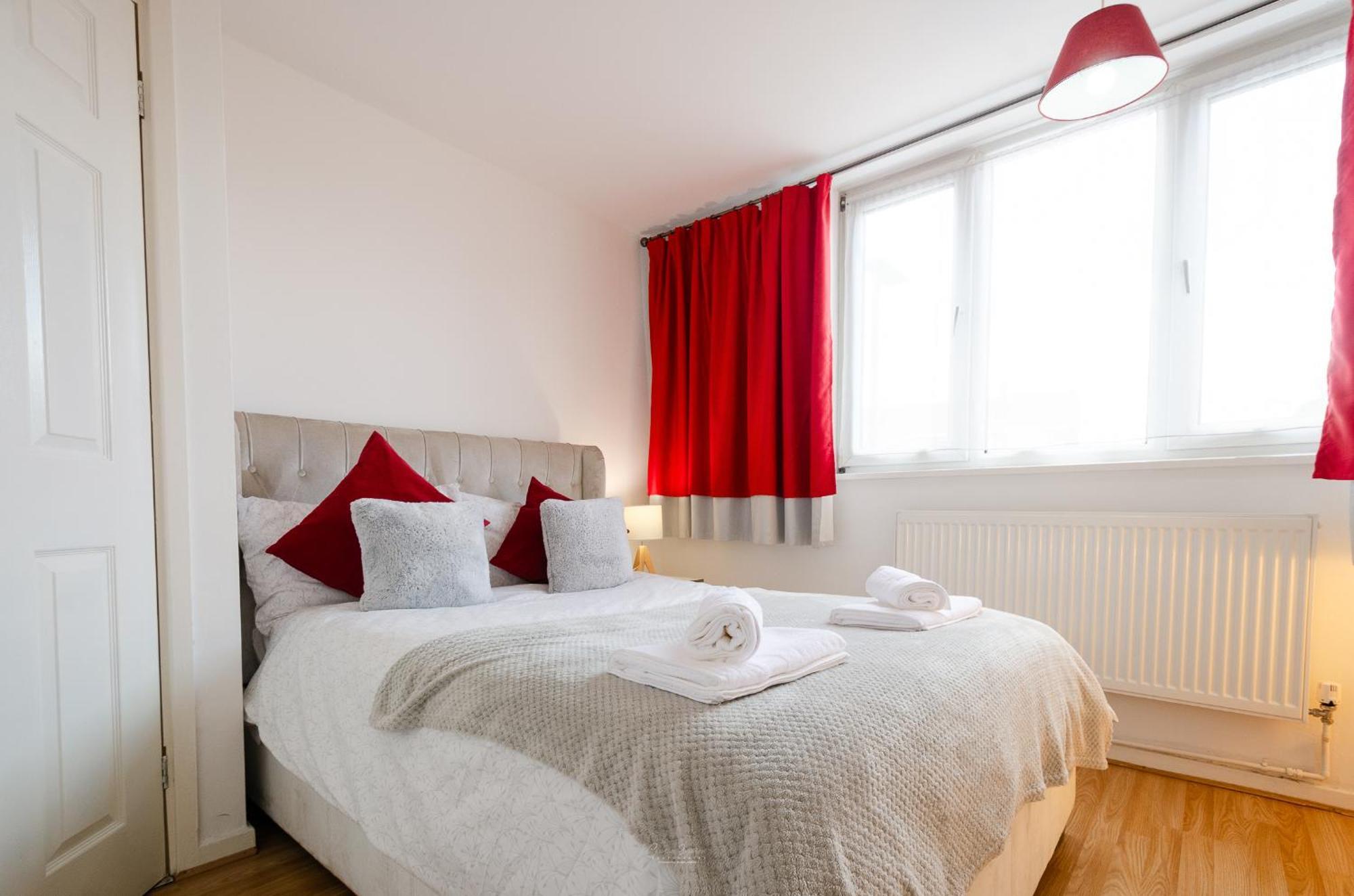 Serviced - Exel & O2 & Canning Town - Away From Appartement Londen