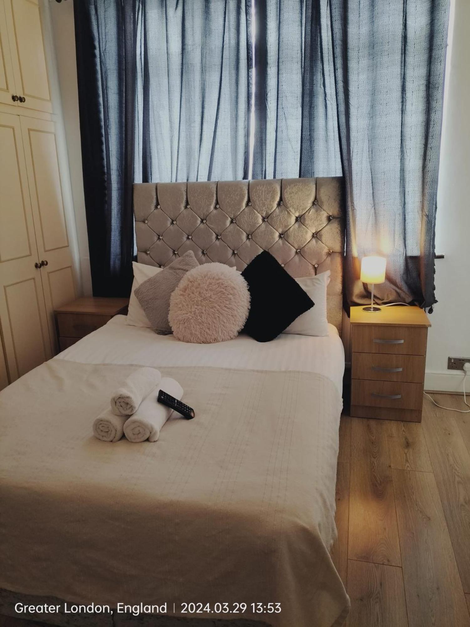 Victorian Woods Bed and breakfast *
