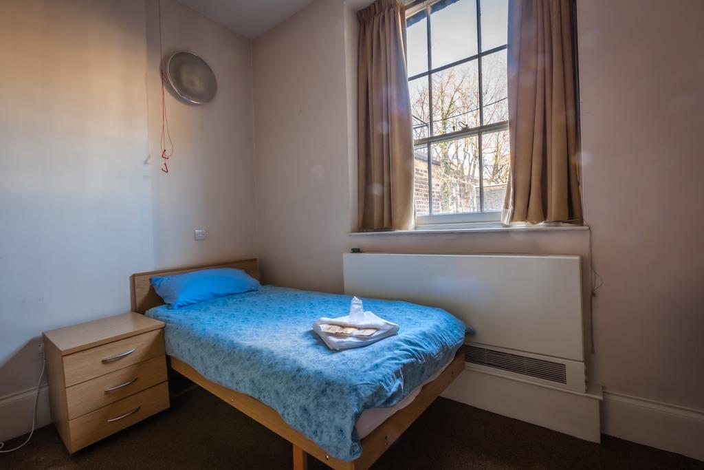 Apartment Lse Passfield Hall London