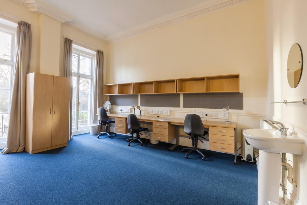 Apartment Lse Passfield Hall