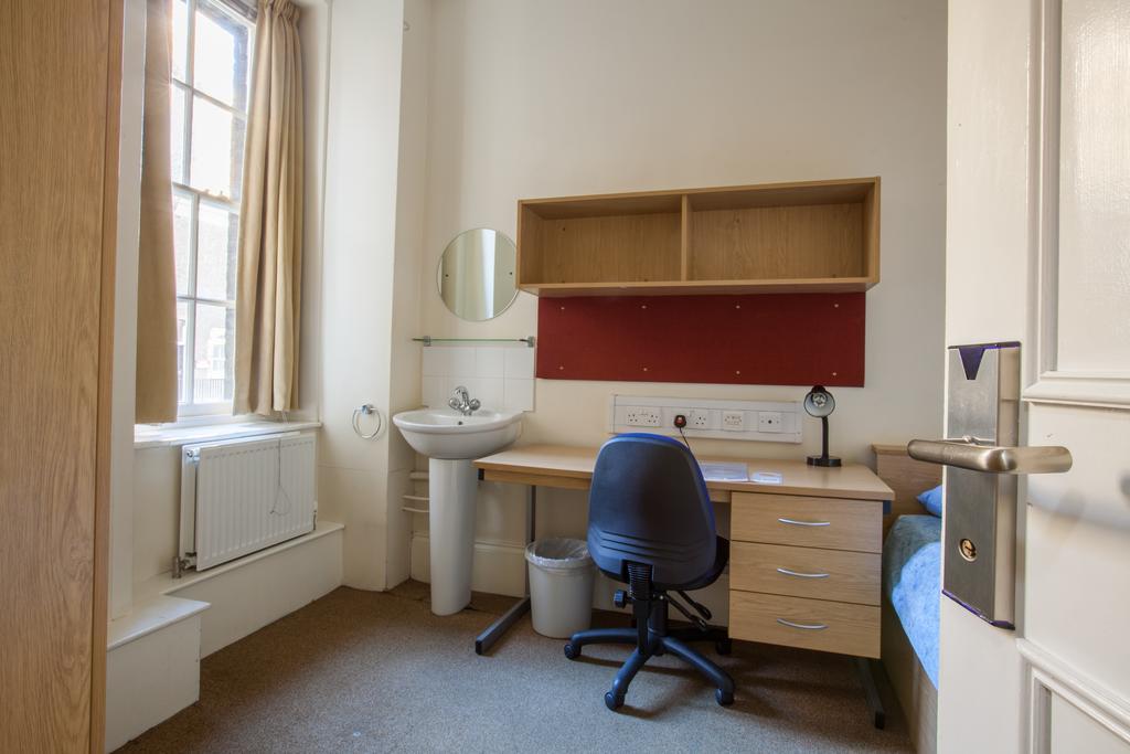 Apartment Lse Passfield Hall