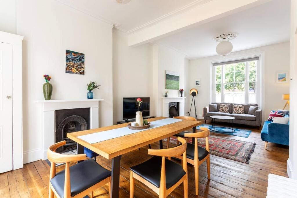 2-bedroom Split-level In Notting Hill