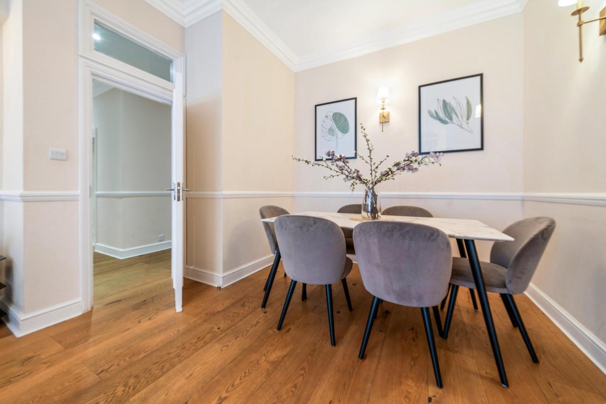 Spectacular 3 Bed In Berkeley Sq Mayfair London