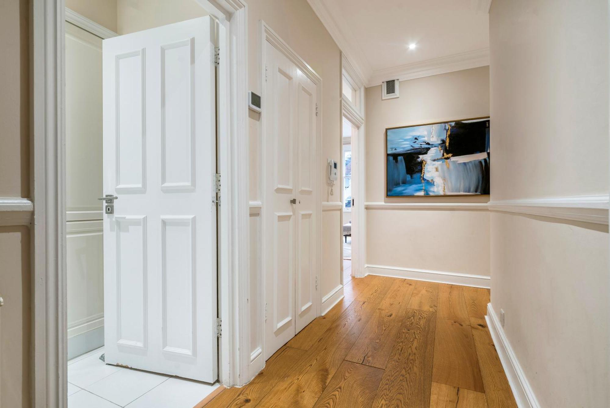 Spectacular 3 Bed In Berkeley Sq Mayfair Leilighet