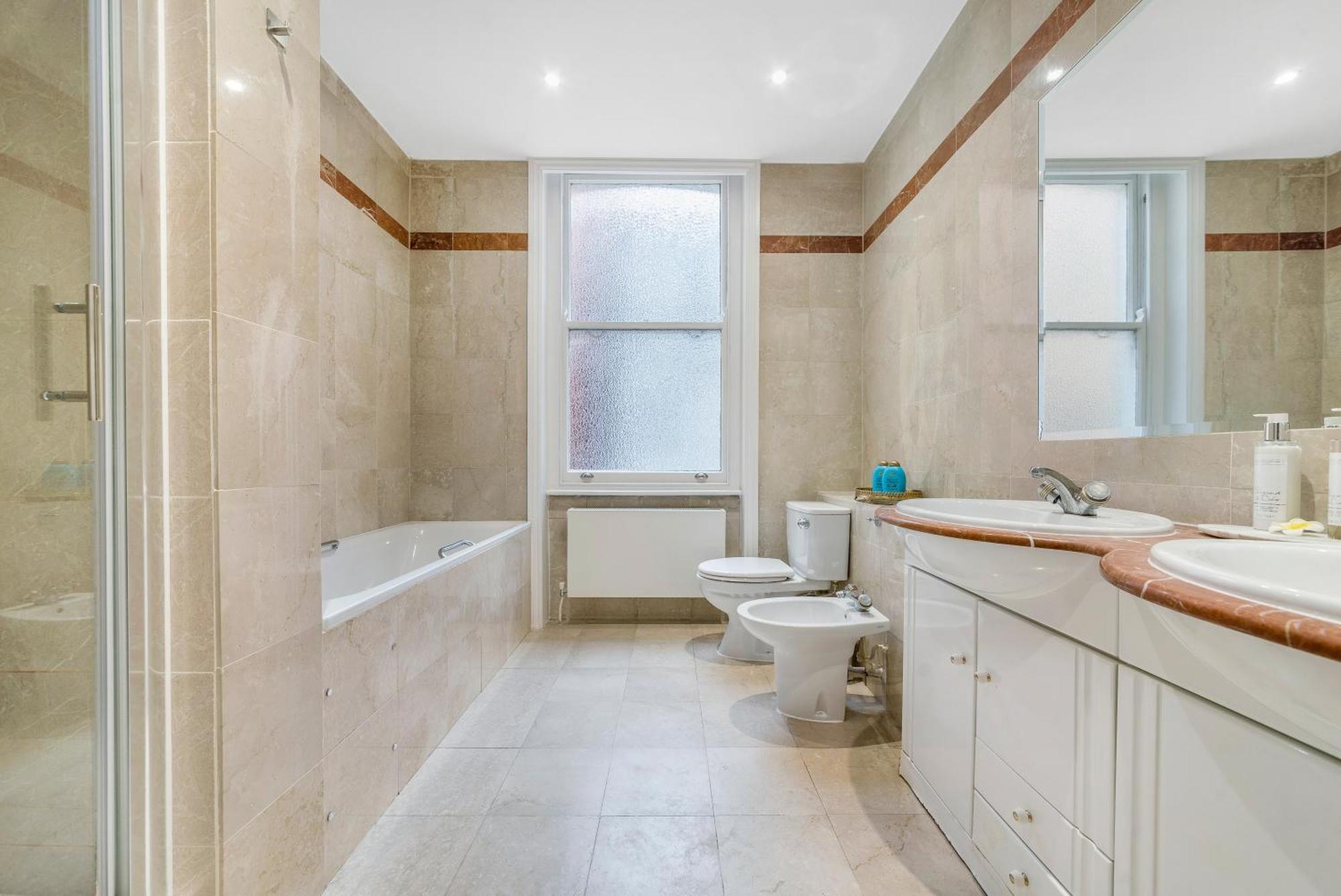 Spectacular 3 Bed In Berkeley Sq Mayfair Leilighet