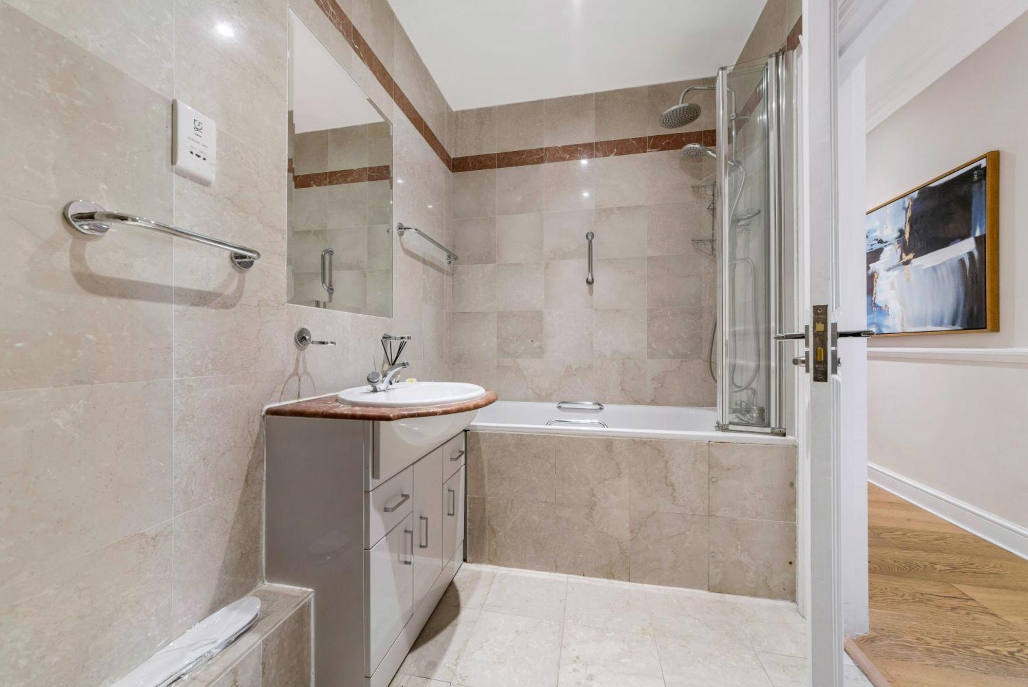 Leilighet Spectacular 3 Bed In Berkeley Sq Mayfair London