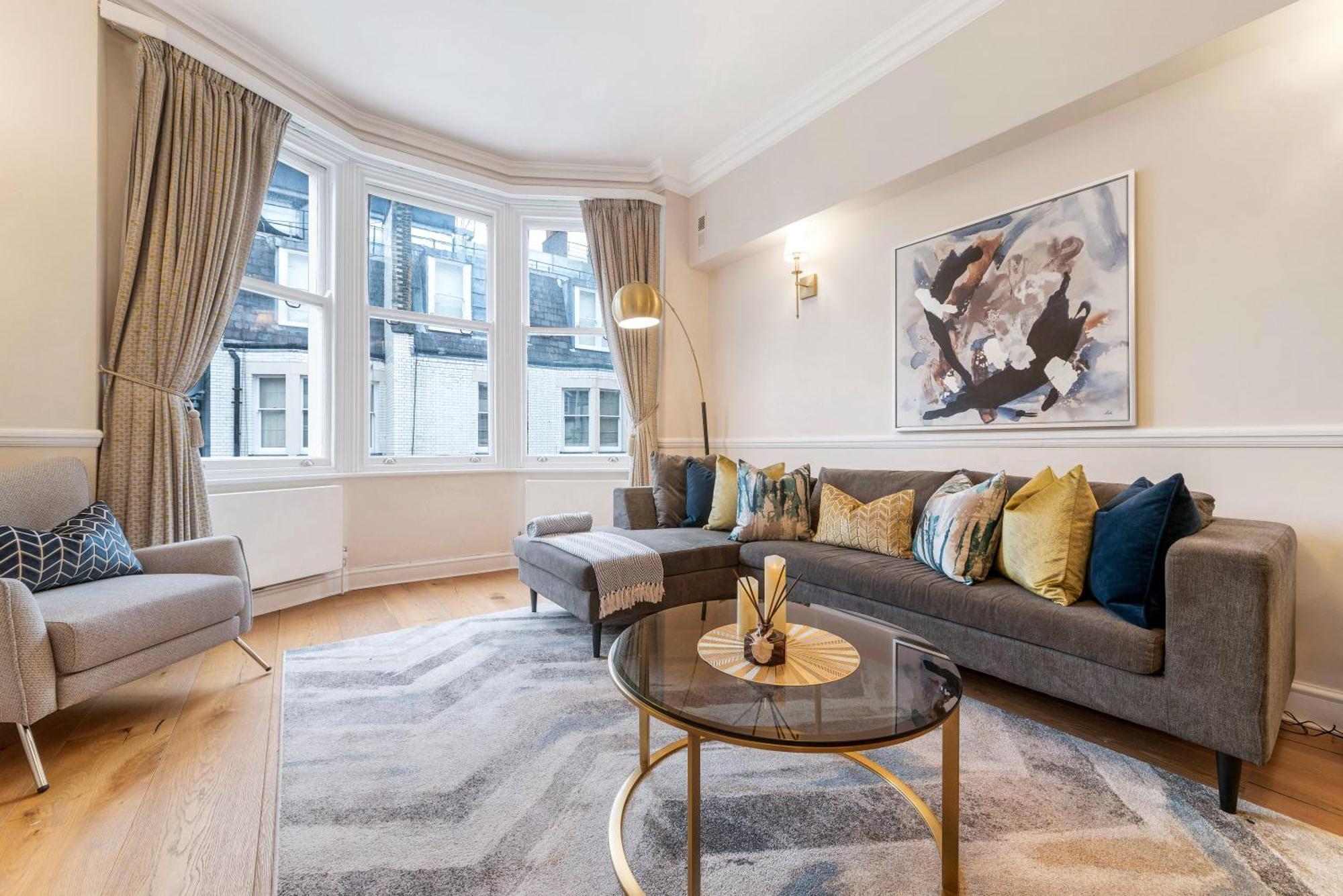 Spectacular 3 Bed In Berkeley Sq Mayfair * London