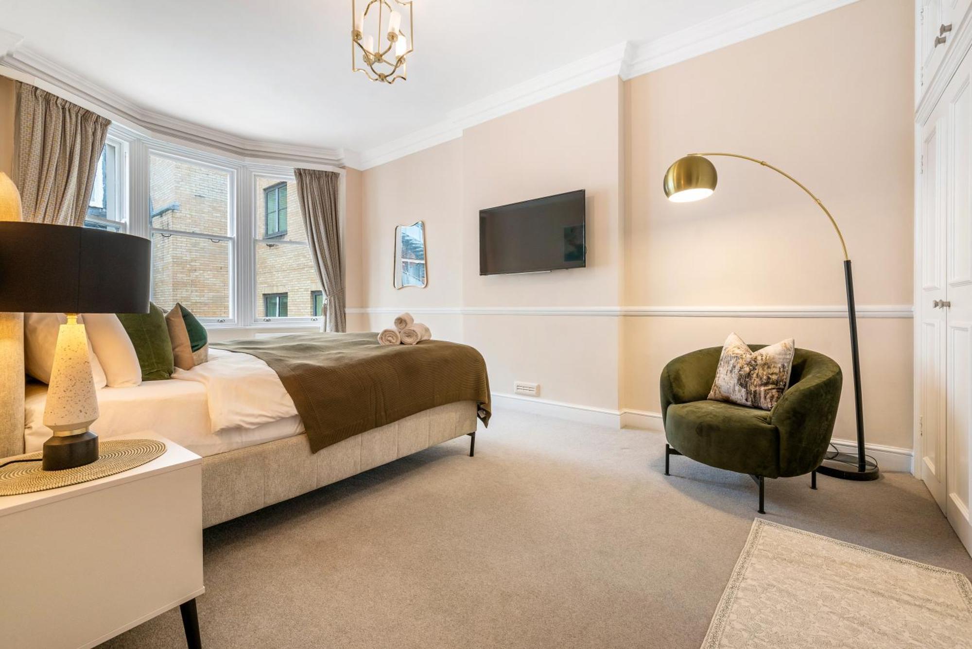 Leilighet Spectacular 3 Bed In Berkeley Sq Mayfair