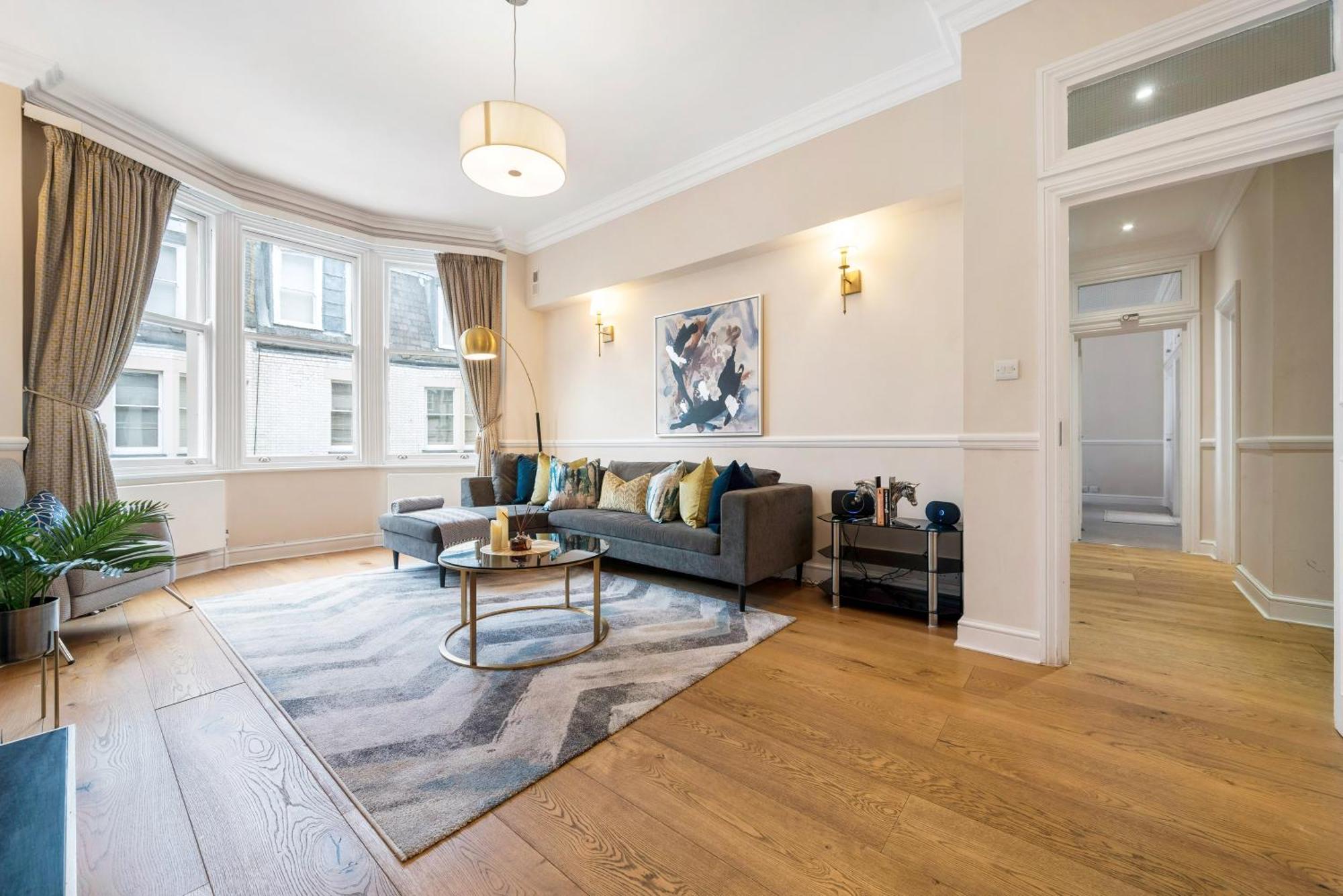Leilighet Spectacular 3 Bed In Berkeley Sq Mayfair *