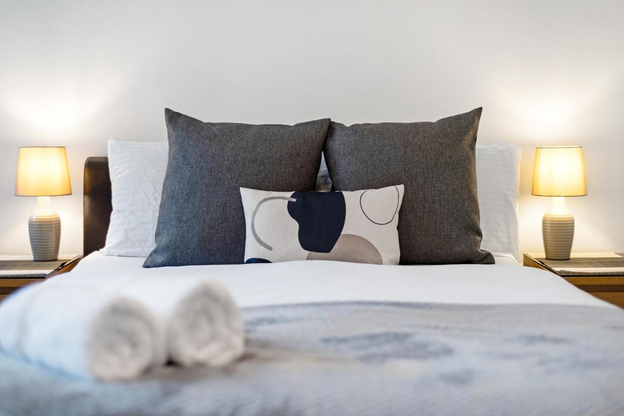 2bd Flat Opp Harrods - Sleeps 5 Leilighet London