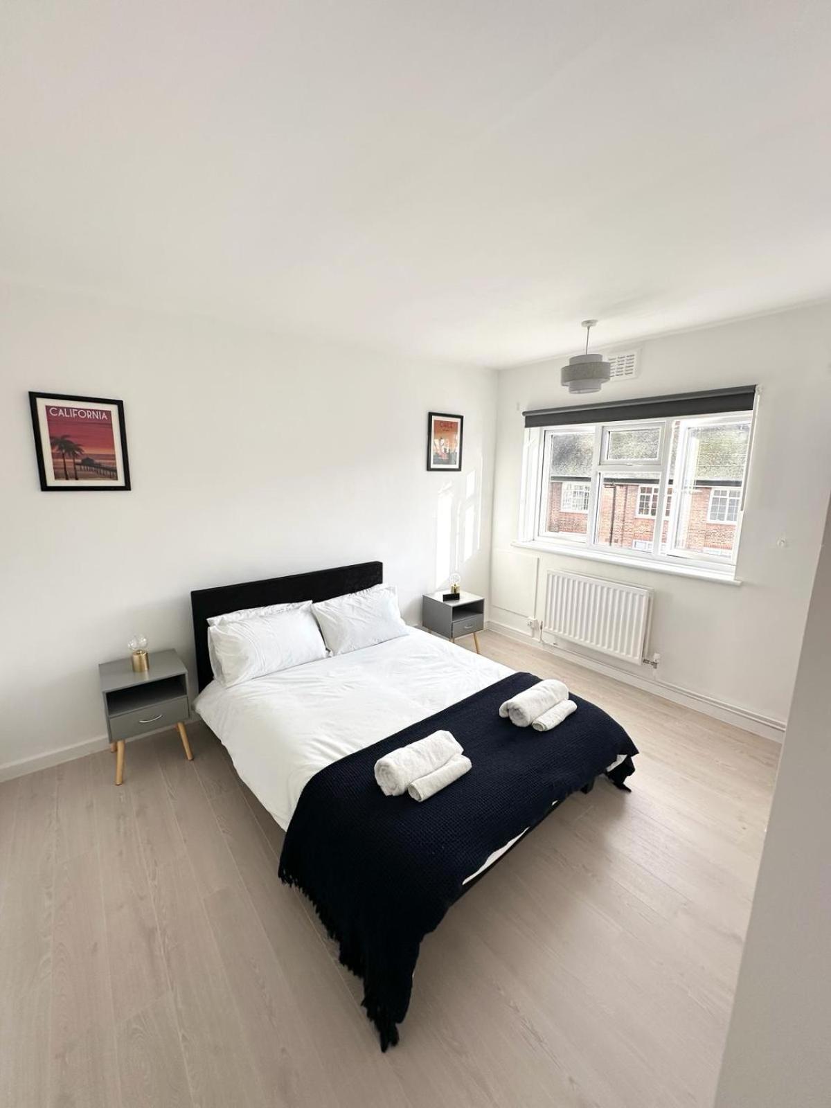 2 Bed Near Nine Elms Station Apartment