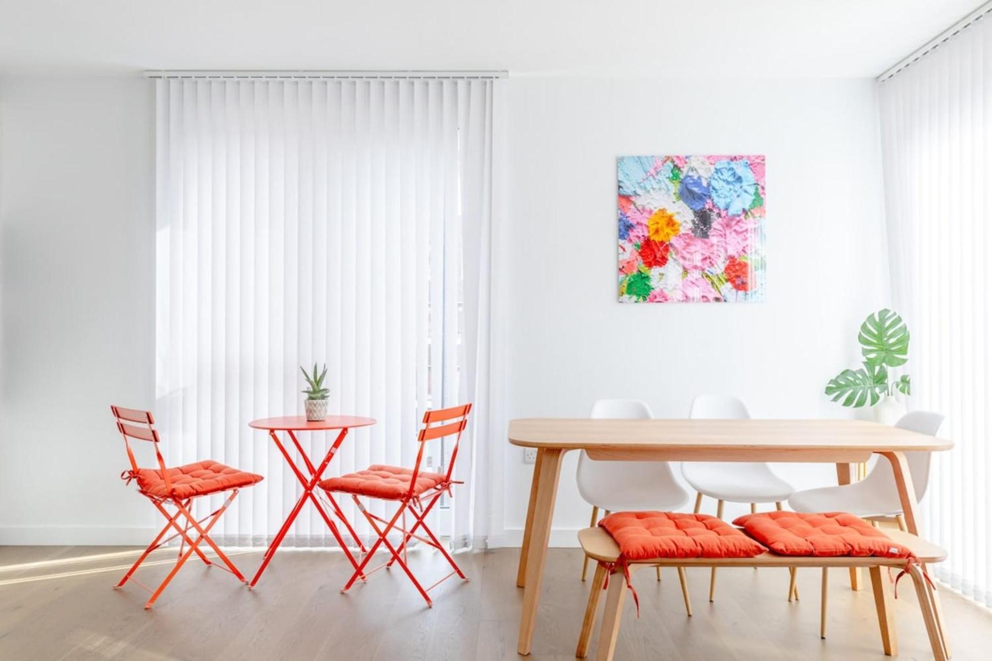Stylish 2bd Oasis Wbalcony South East London! * London