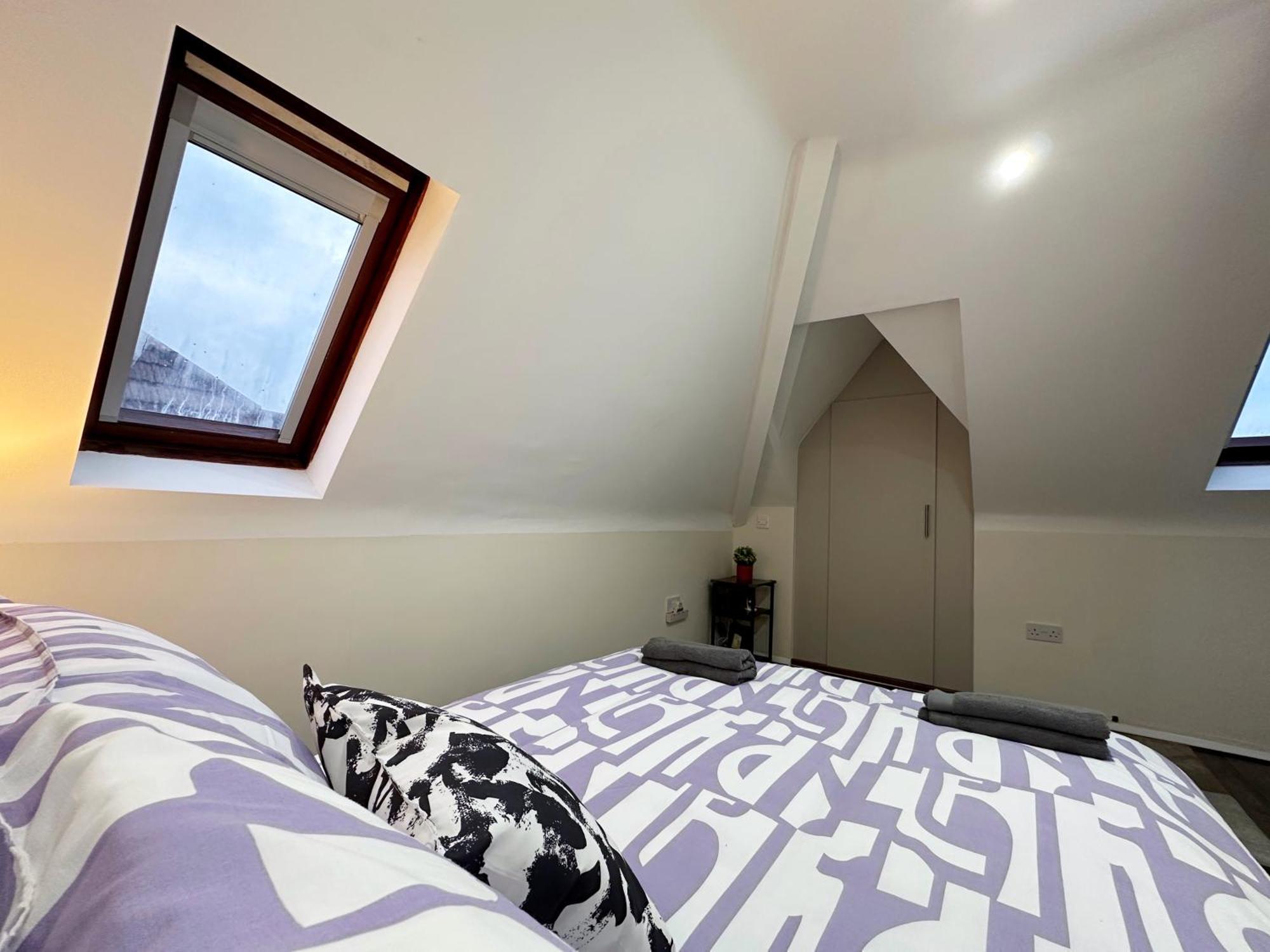 Natalie's In Wembley Appartement Londen