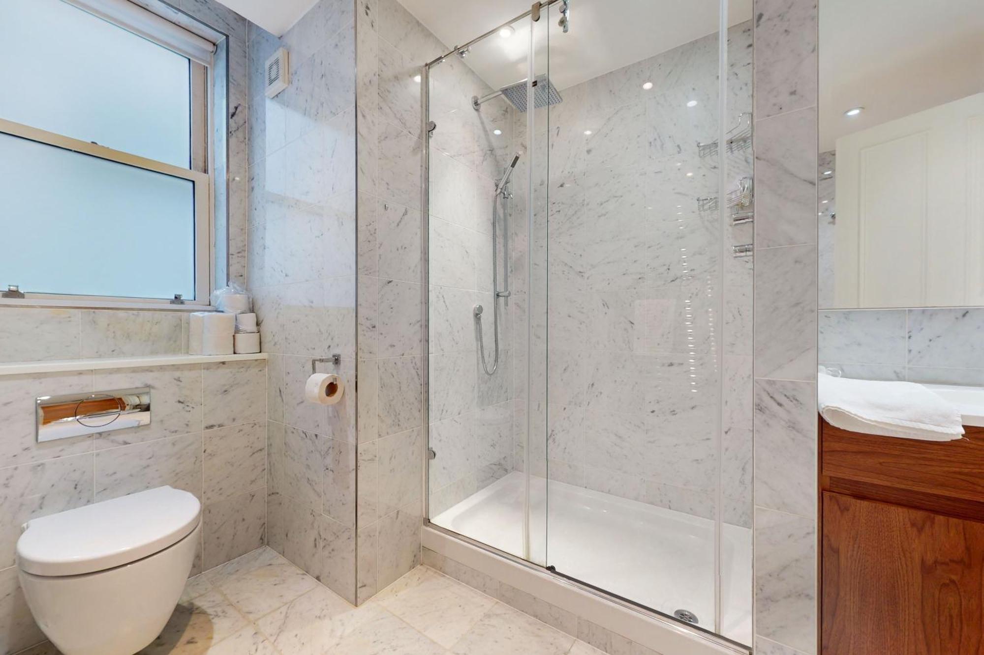 Stunning 2bd Flat In South Kensington With A Patio